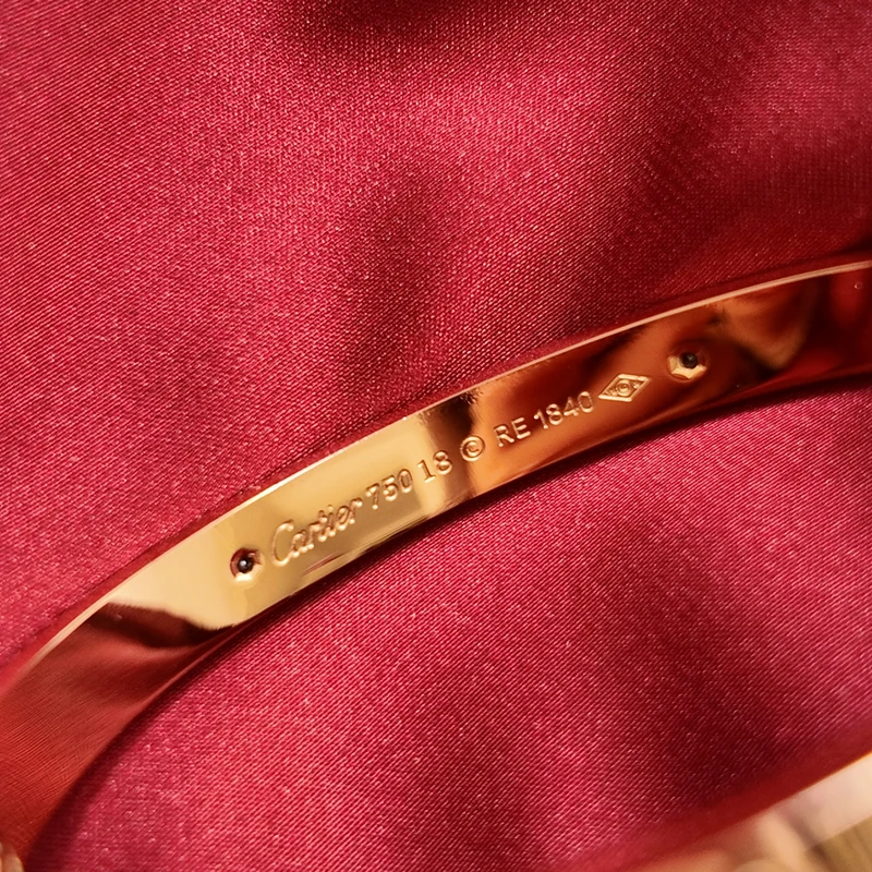 Brazalete de Tornillos con Piedras Tono Oro Amarillo
