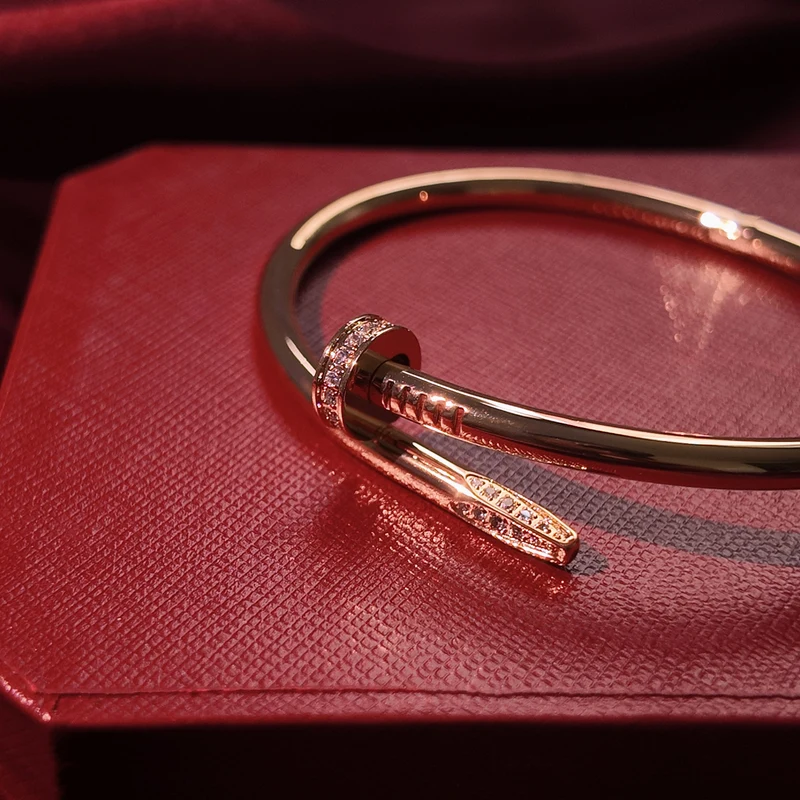 Brazalete Clavo con Piedras Tono Oro Rosa con Kit de Regalo