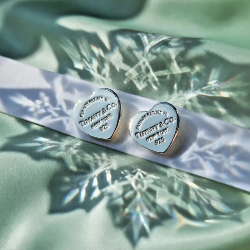Aretes Broquel Corazón en Plata 925