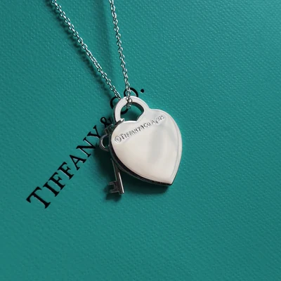 Collar Corazón con Llave Colgante y Piedra en Plata 925